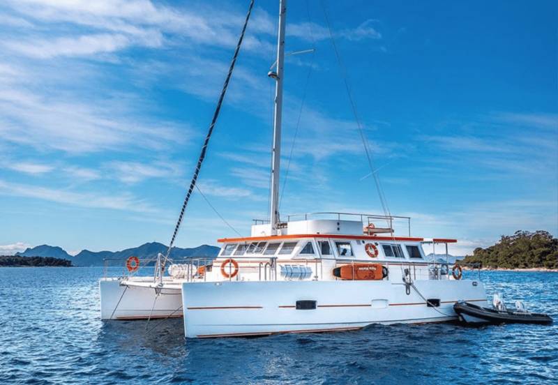Louer le maxi Catamaran FENG SHUI pour un événement de 80 personnes maximum à Marseille