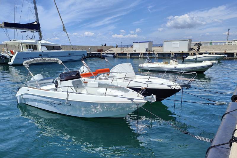 Location de bateau Beneteau à Marseille avec LocMyBoat